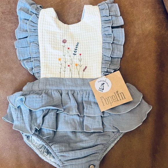 PopeLin Floral Embroidered Ruffle Romper Size 9-12 months - Picture 1 of 8